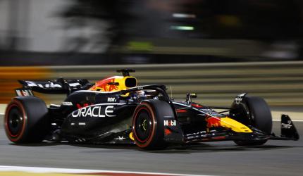 F1: Verstappen on pole for Bahrain season-opener