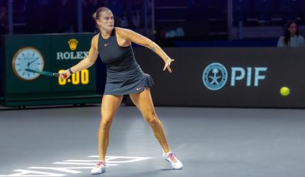 Sabalenka opens WTA Finals with sweep