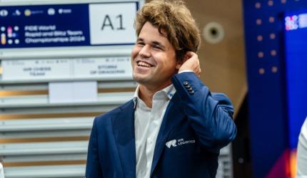 Magnus Carlsen takes sole lead in Tata Chess