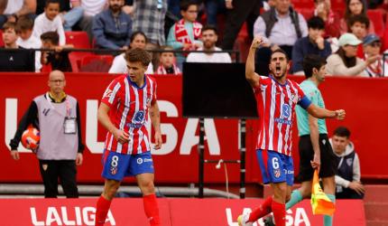 PIX: Atletico win; Mourinho begins three-match ban