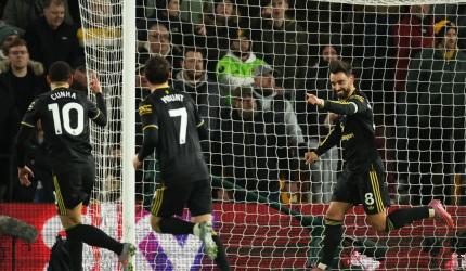 PIX: Fernandes brace helps Man United thump Wolves