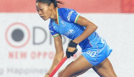 India women go down to Aussies in final seconds