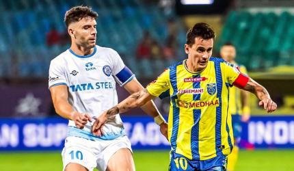 Kerala Blasters out of ISL play-offs race after draw