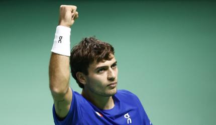 Cobolli steers holders Italy into Davis Cup final