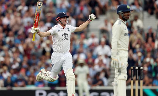 PIX: Weather ensures thrilling fifth-day Oval finish!