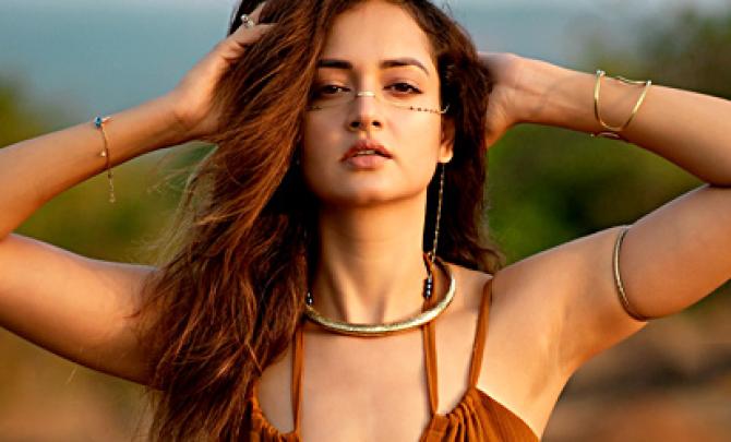  Gosh! Shanvi's Simply Stunning