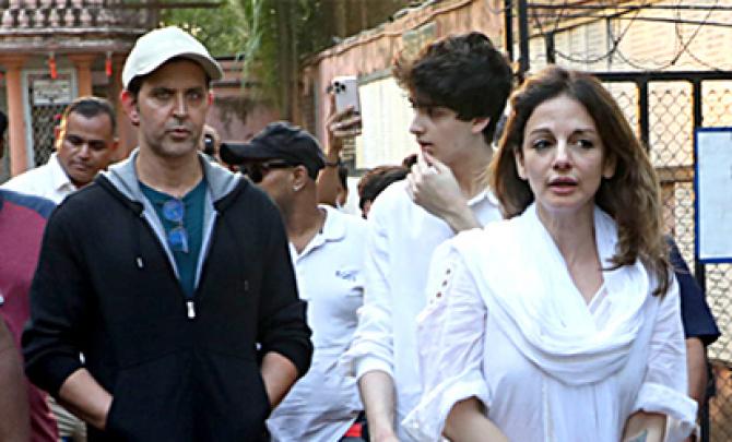 Hrithik Comforts Sussanne At Zarine Khan's Funeral