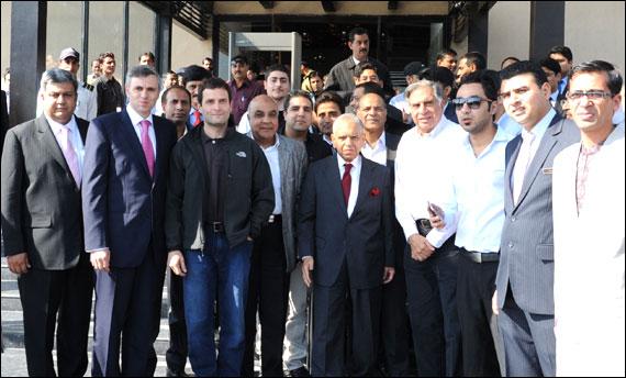 Rahul Gandhi with Omar Abdullah Ratan Tata, K M Birla, Rajiv Bajaj, Ashok Reddy and other business tycoons.