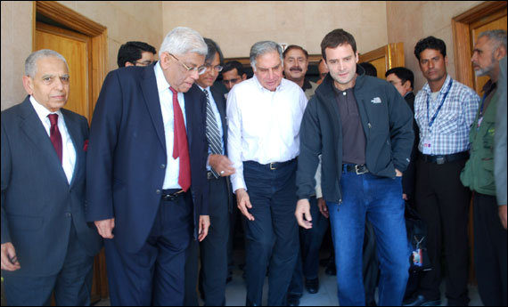 Rahul Gandhi with the business delegation.