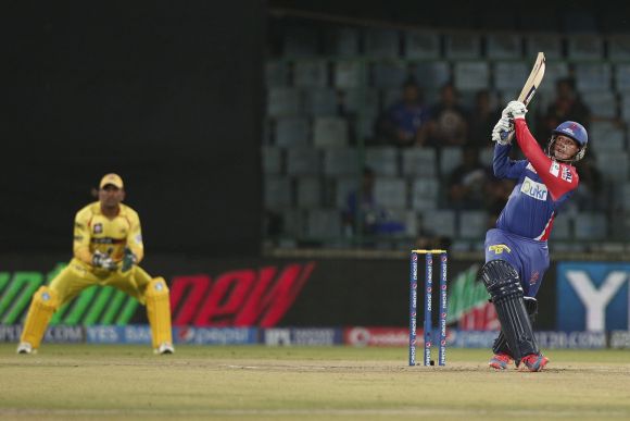 Quinton de Kock send the ball into the stands