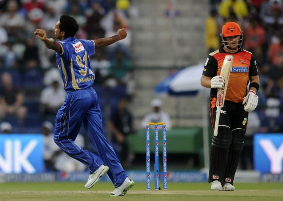 Dhawal Kulkarni celebrates after claiming Aaron Finch's wicket