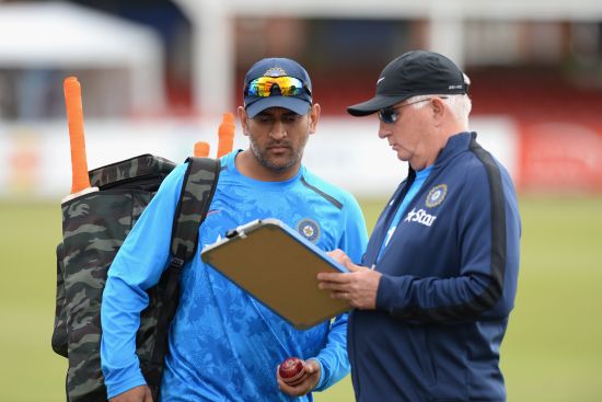 MS Dhoni and Duncan Fletcher during practice session