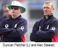 Duncan Fletcher (L) and Alec Stewart