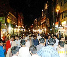 Sunday night on Food Street in Lahore
