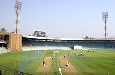 16 Nov 2001: A general view of the gound during the England nets session at the Wankhede stadium, Mumbai, India.