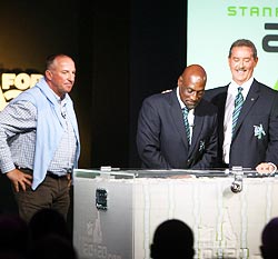 Ian Botham (left) and Vivian Richards (centre) with Allen Stanford during the launch of the Stanford 20/20 for 20 at the Lord's Cricket Ground in London