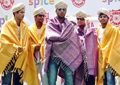 Irfan Pathan, Kumara Sangakkara, Yuvraj Singh, James Hopes and S Sreesanth