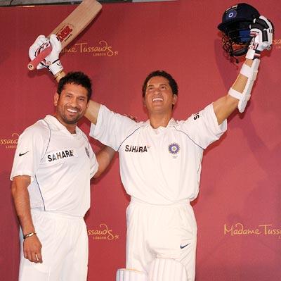 Sachin Tendulkar (left) alongside his wax figure