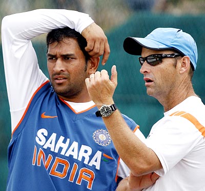 India coach Gary Kirsten (right) with captain Mahendra Singh Dhoni