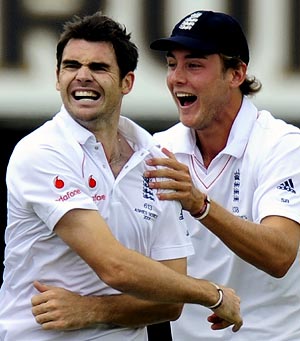 James Anderson (left) with Stuart Broad
