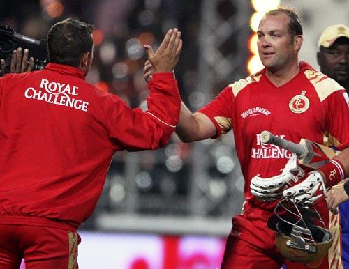 Jacques Kallis celebrates winning the match