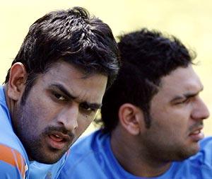 Mahendra Singh Dhoni (left) with Yuvraj Singh