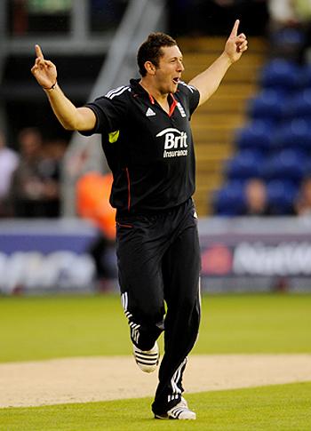 England's Tim Bresnan celebrates after dismissing Pakistan's Mohammad Yousuf