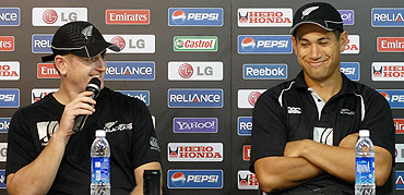 New Zealand's Scott Styris and team-mate Ross Taylor (right) attend a news conference in Chennai on Monday