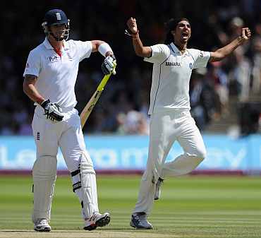 Ishant Sharma celebrates after picking Kevin Pietersen's wicket