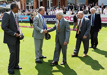 Doug Insole, Donald Carr and Mike Smith receive their momento from ECB Chairman Giles Clarke and Honorary Joint Secretary of the BCCI Sanjay Jagdale on Sunday