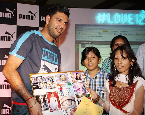 Yuvraj Singh with his fans