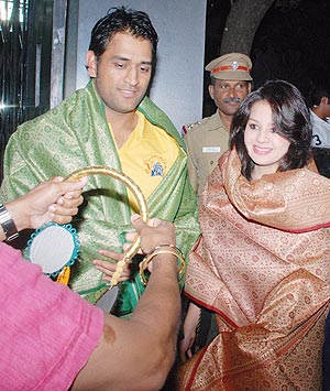 Mahendra Singh Dhoni and Saakshi