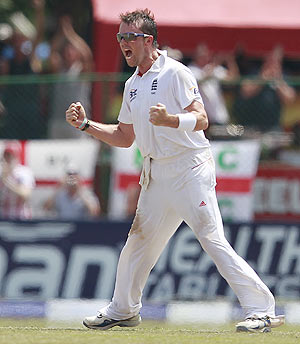England's Graeme Swann celebrates after claiming the wicket of Sri Lanka's captain Mahela Jayawardene on Saturday