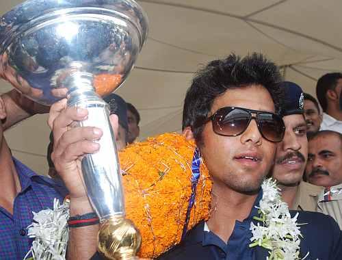 Unmukt Chand arrives at Mumbai airport