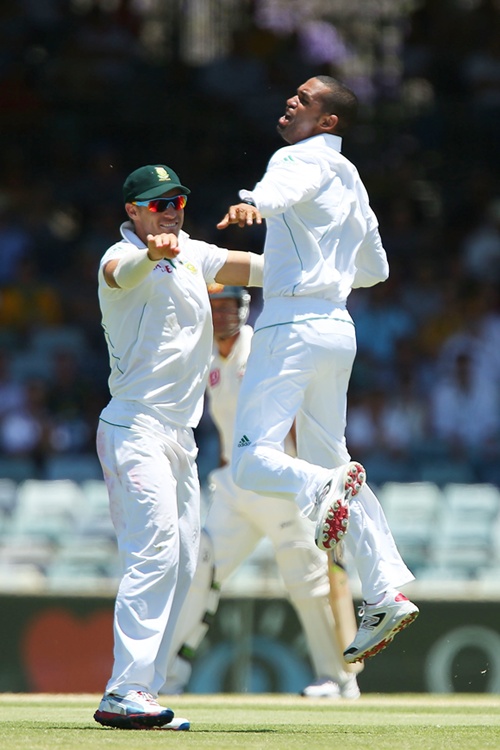 Robin Peterson of South Africa celebrates the dismissal of Ricky Ponting