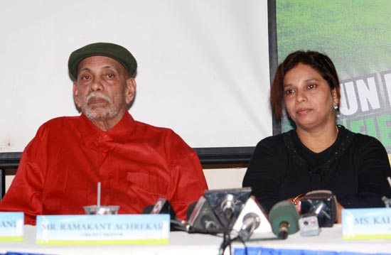 Ramakant Achrekar (left) with his daughter Kalpana Murkar