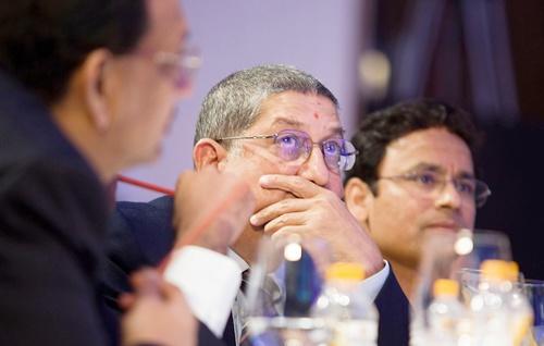 N. Srinivasan (centre)