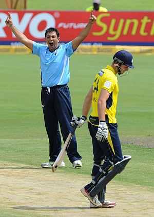 Azhar Mahmood celebrates the dismissal of Hampshire's James Vince