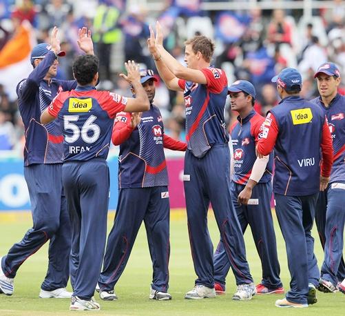 Delhi Daredevils players celebrate