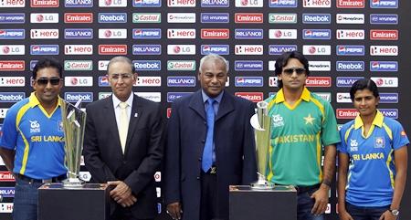 (From Left) Sri Lanka's captain Mahela Jayawardene, International Cricket Council   (ICC) Chief Executive Haroon Lorgat, Sri Lanka cricket chairman Upali Dharmadasa,   Pakistan's captain Mohammad Hafeez and Twenty20 women team captain Shashikala   Siriwardene