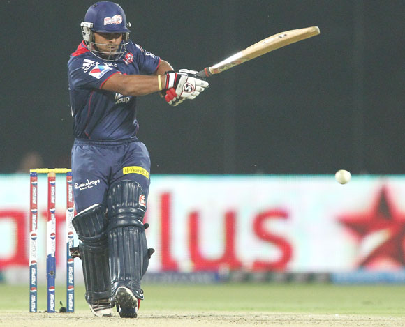 Kedar Jadhav of Delhi Daredevils pulls a delivery to the boundary