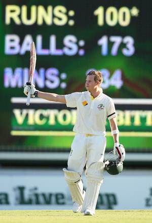 Steve Smith celebrates after getting to hundred