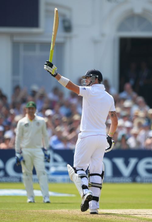 Kevin Pietersen acknowledges the applause after his half century