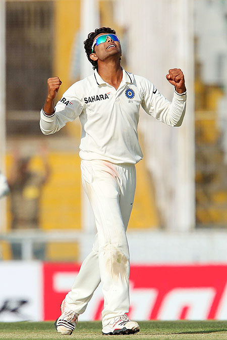 Ravindra Jadeja celebrates the wicket of Peter Siddle