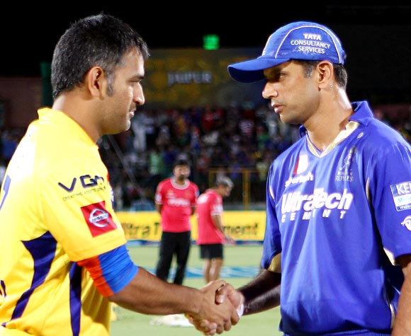 Mahendra Singh Dhoni (left) with Rahul Dravid at the toss