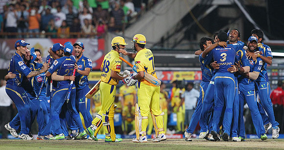 Mumbai Indians players celebrate