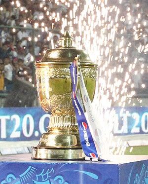IPL 2013 trophy on display