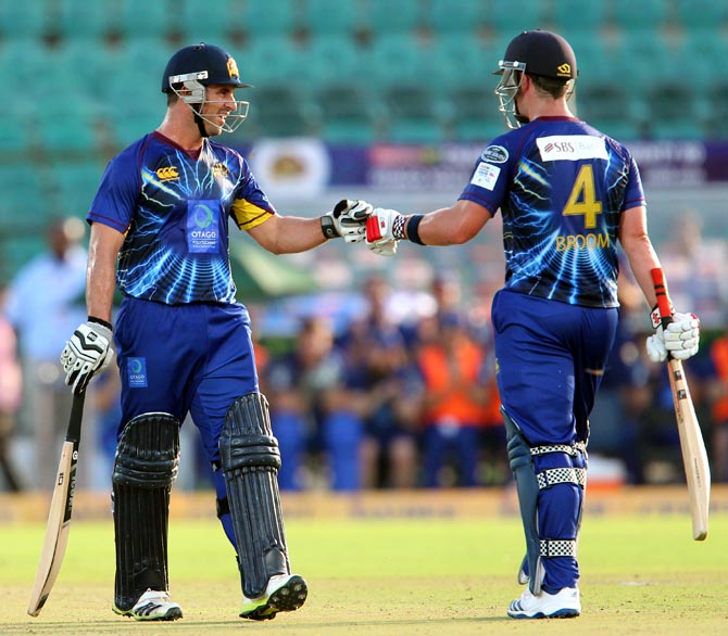 Neil Broom (right) with Ryan ten Doeschate