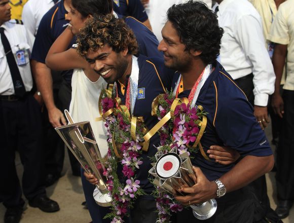 Lanka's street party marred by Mahela, Sanga T20 retirement controversy