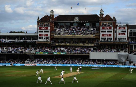 Ishant Sharma bowls as slip fielder wait